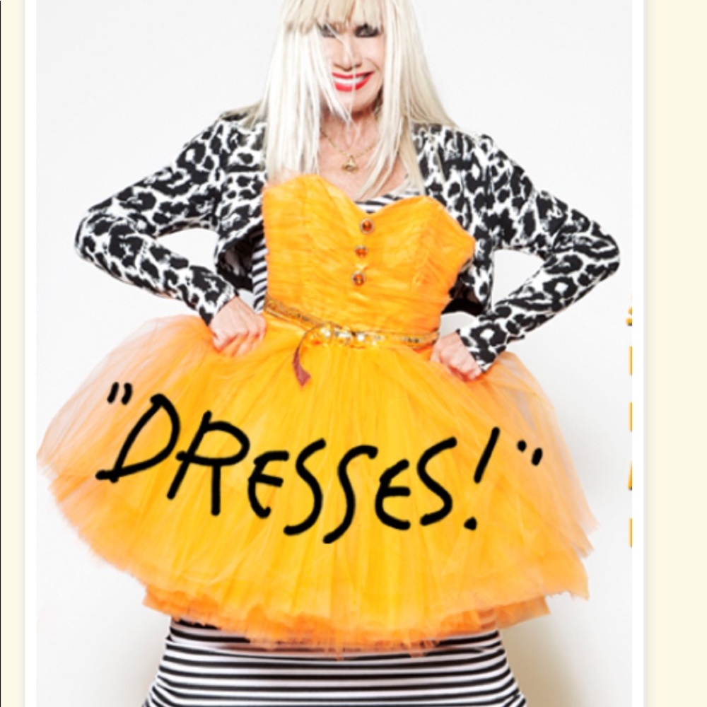 💥THE Pow Poof runway👗 Betsey Johnson‼️